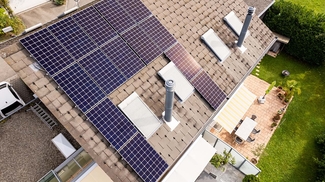Solaranlage und Stromspeicher für Einfamilienhaus in Boll.